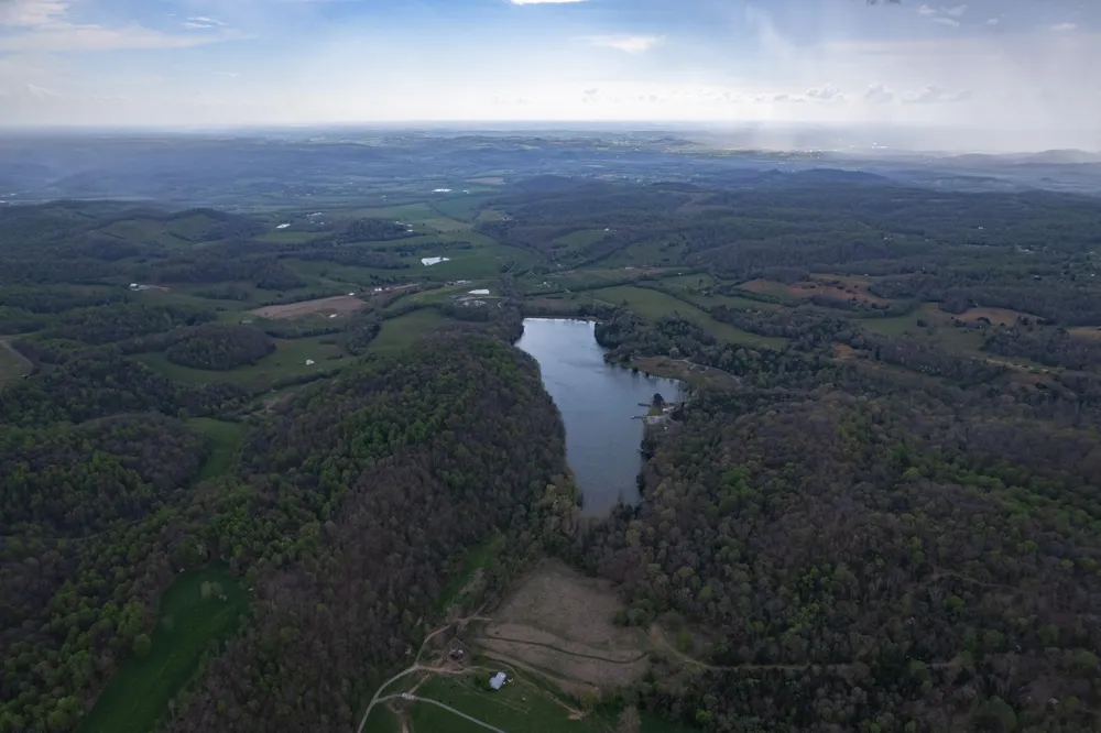 109 Creek Bend Ln Manchester, TN 37355