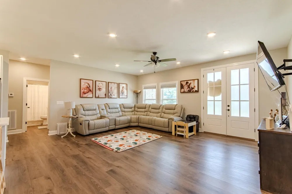 225 CORDOVA CV Savannah, TN 38372