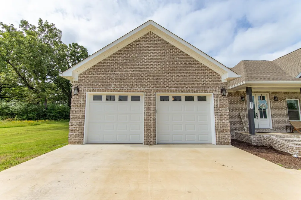 225 CORDOVA CV Savannah, TN 38372