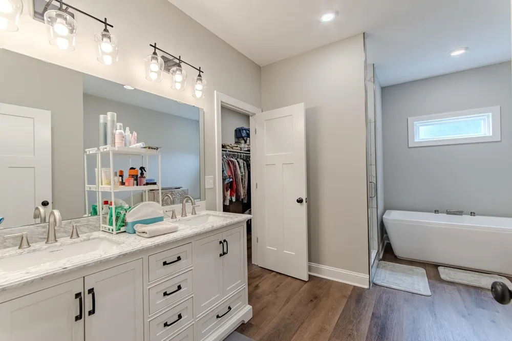 225 CORDOVA CV Savannah, TN 38372