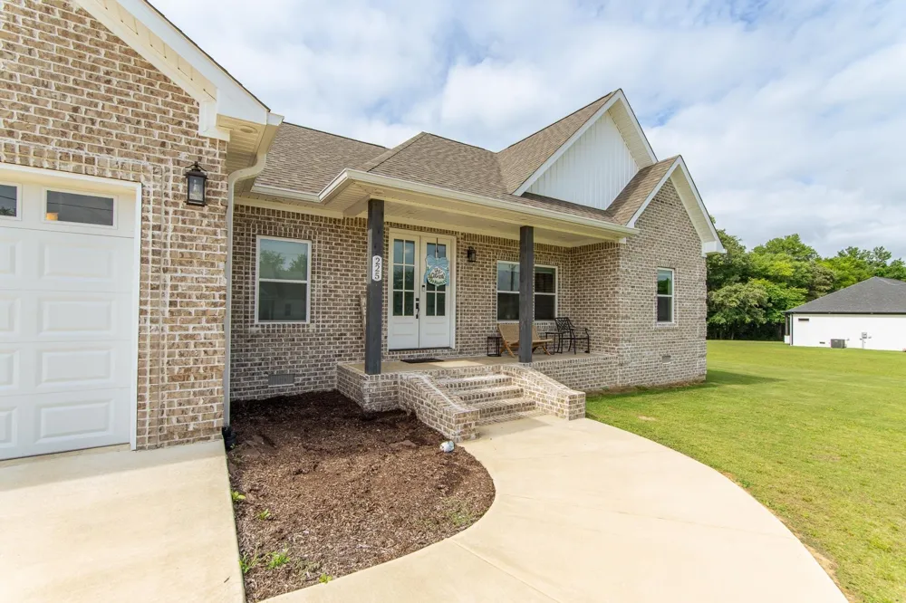 225 CORDOVA CV Savannah, TN 38372