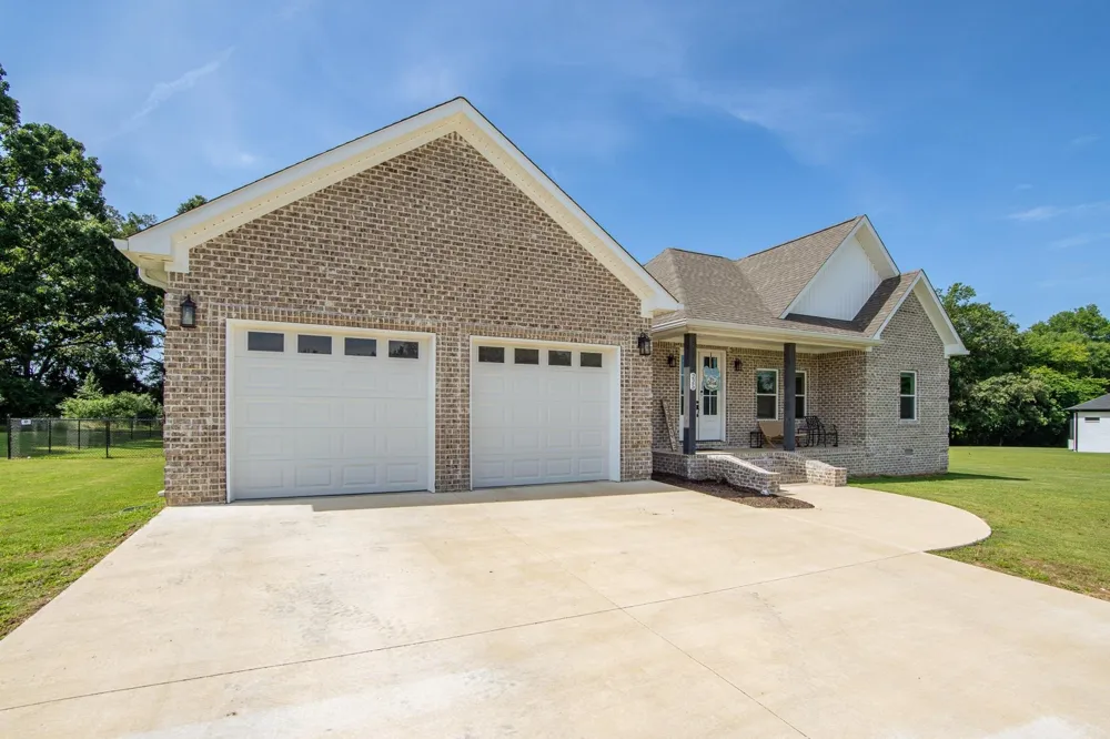 225 CORDOVA CV Savannah, TN 38372