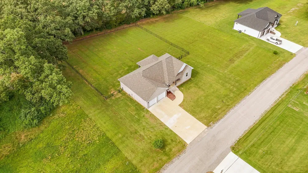 225 CORDOVA CV Savannah, TN 38372