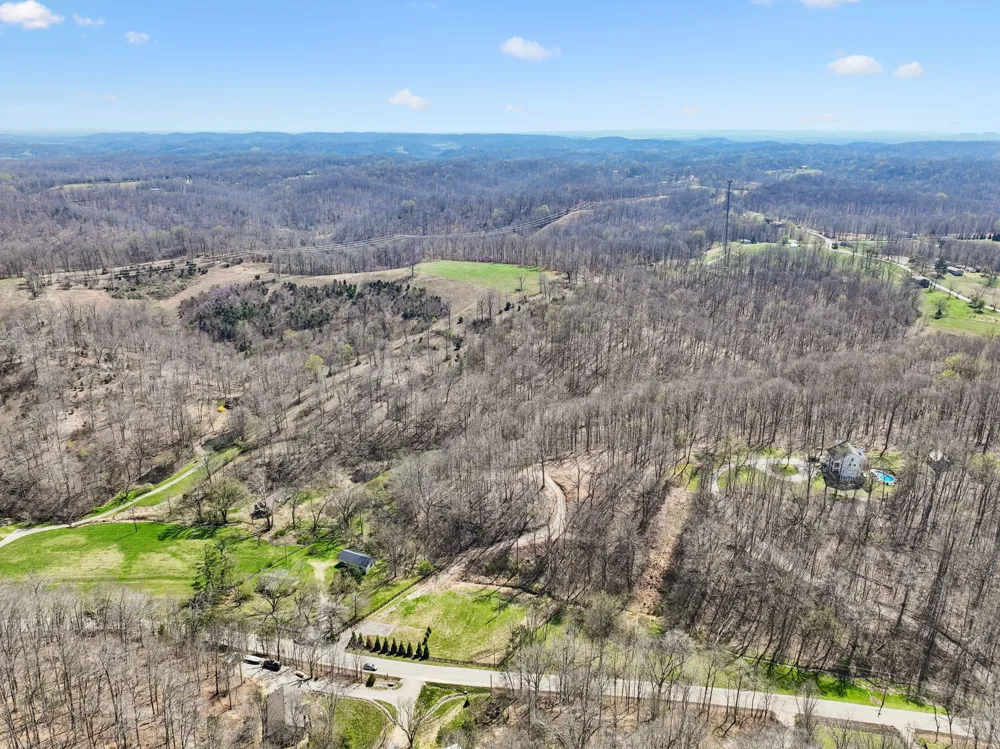 3819 Bear Creek Rd Thompsons Station, TN 37179
