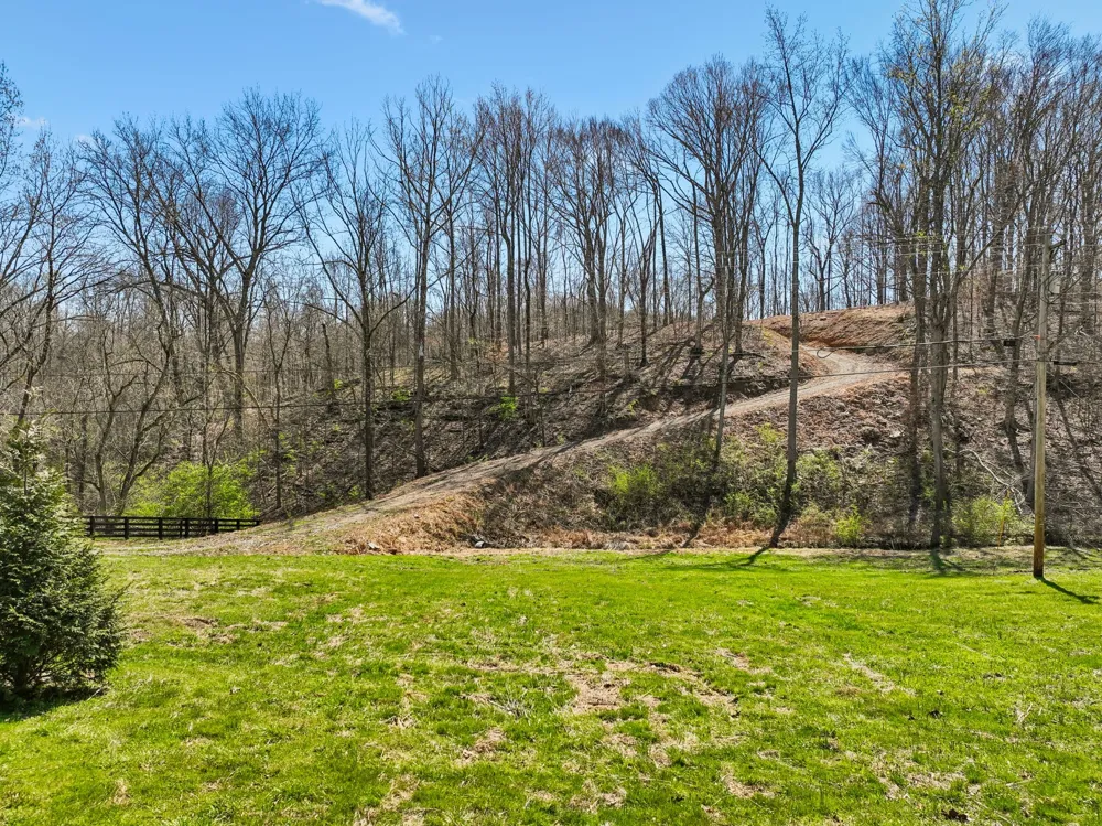 3819 Bear Creek Rd Thompsons Station, TN 37179