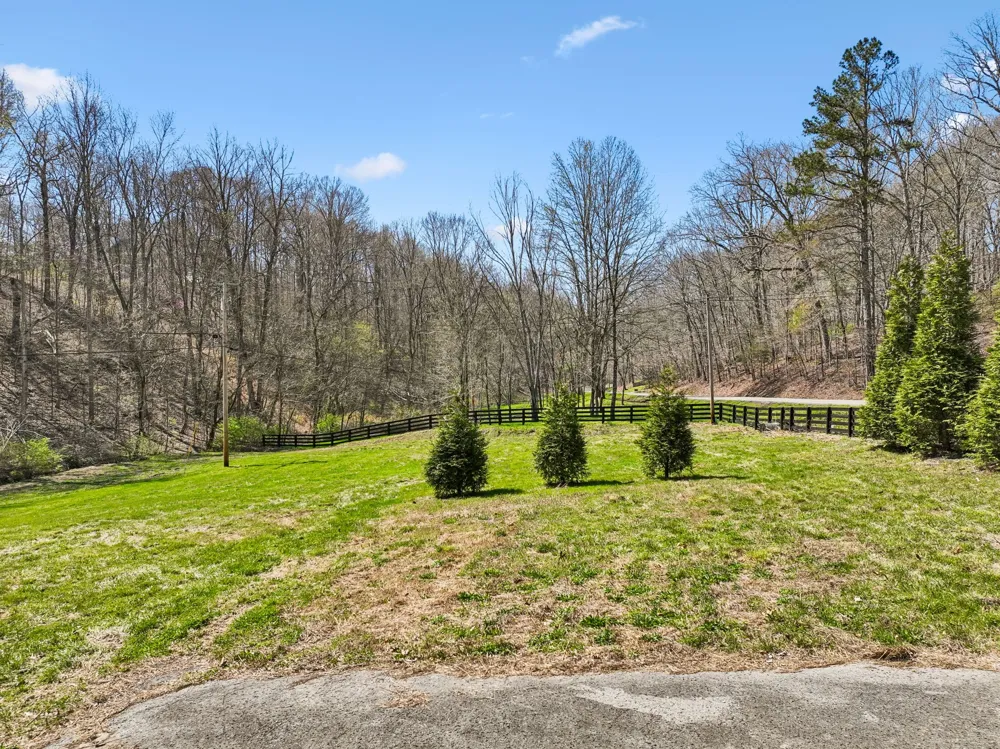 3819 Bear Creek Rd Thompsons Station, TN 37179