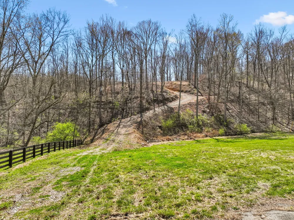 3819 Bear Creek Rd Thompsons Station, TN 37179