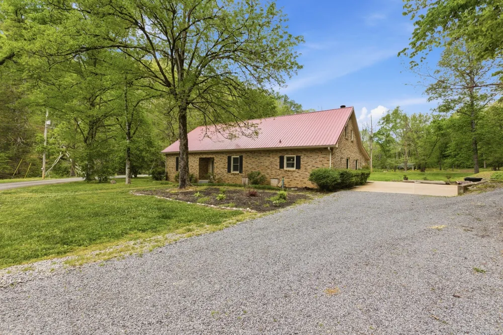 580 Defeated Creek Rd Centerville, TN 37033
