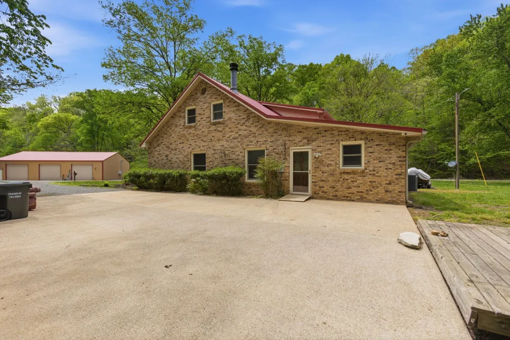 580 Defeated Creek Rd Centerville, TN 37033