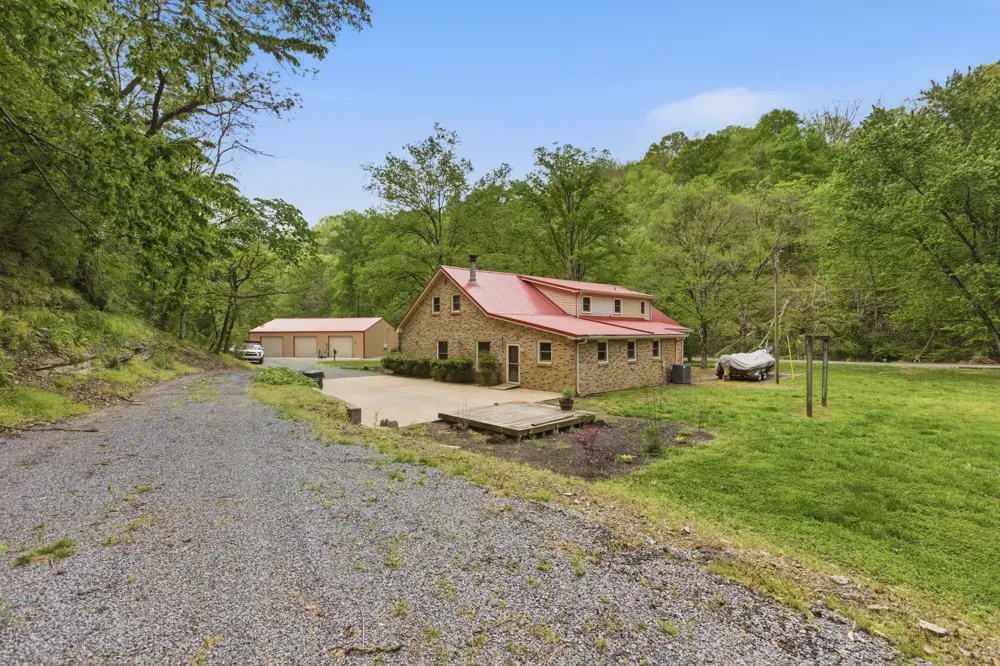 580 Defeated Creek Rd Centerville, TN 37033