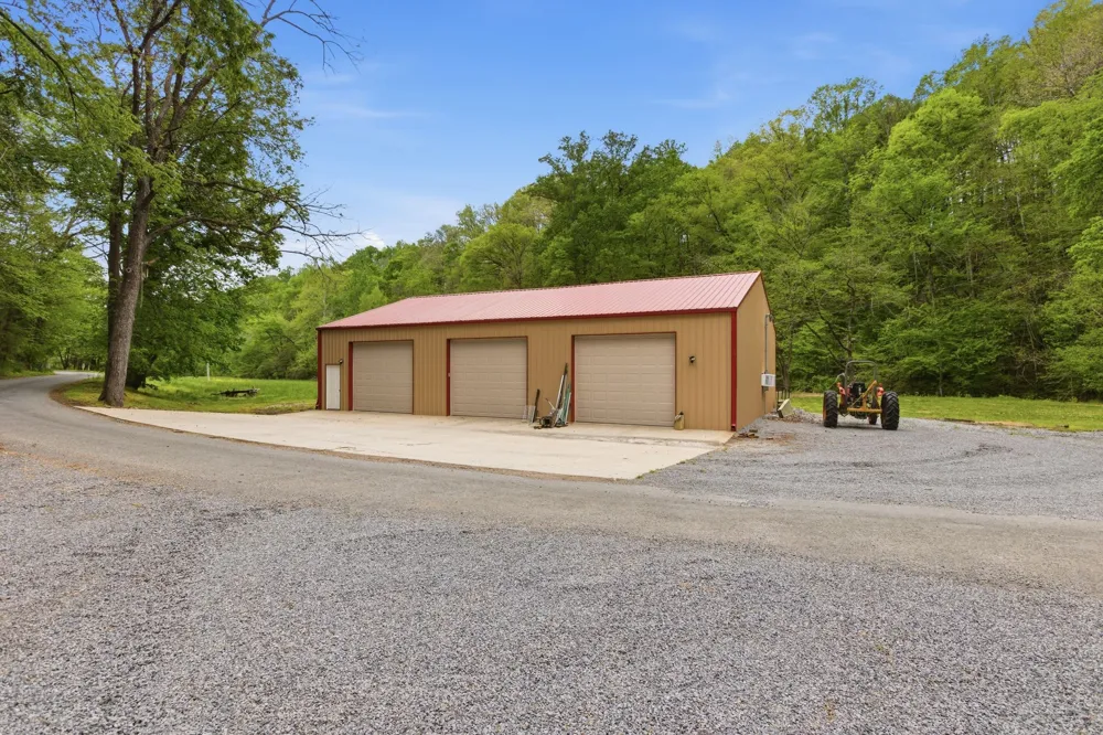 580 Defeated Creek Rd Centerville, TN 37033