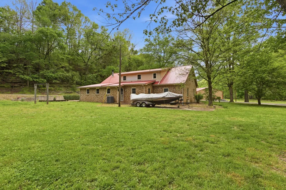 580 Defeated Creek Rd Centerville, TN 37033