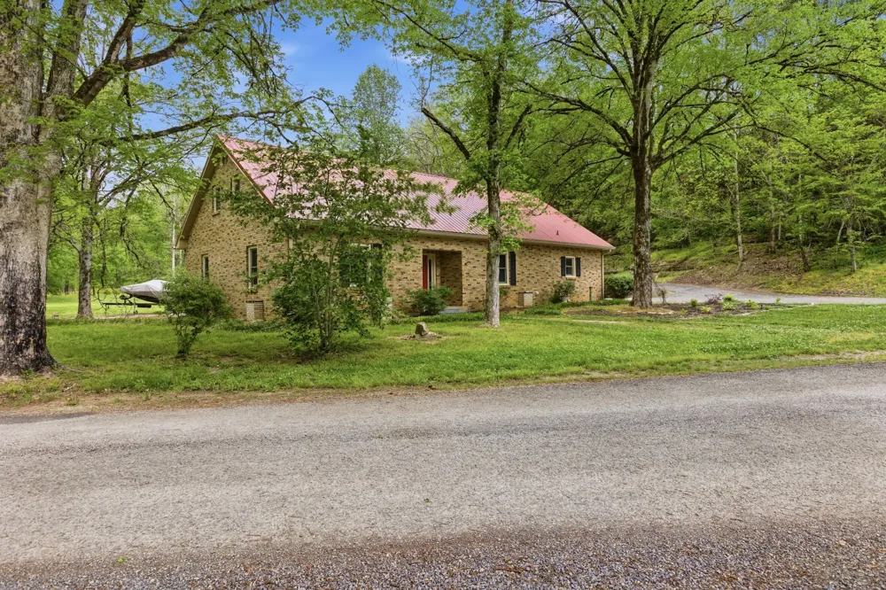 580 Defeated Creek Rd Centerville, TN 37033