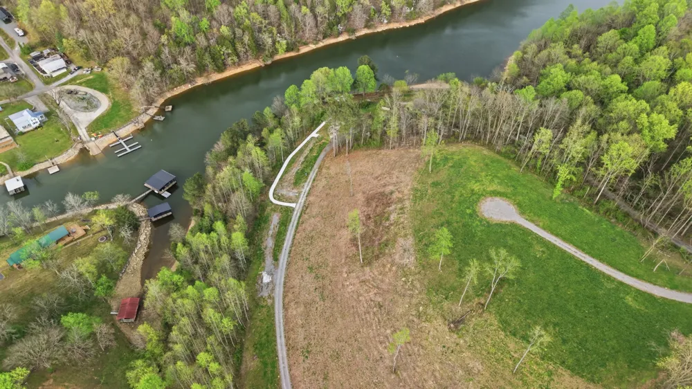 2T Barnes Lane Lynchburg, TN 37352