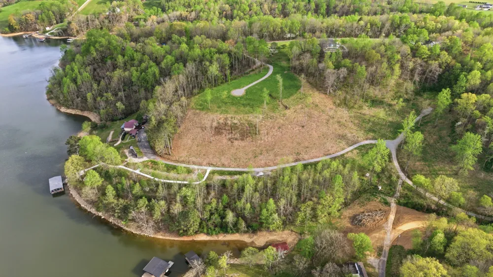 2T Barnes Lane Lynchburg, TN 37352