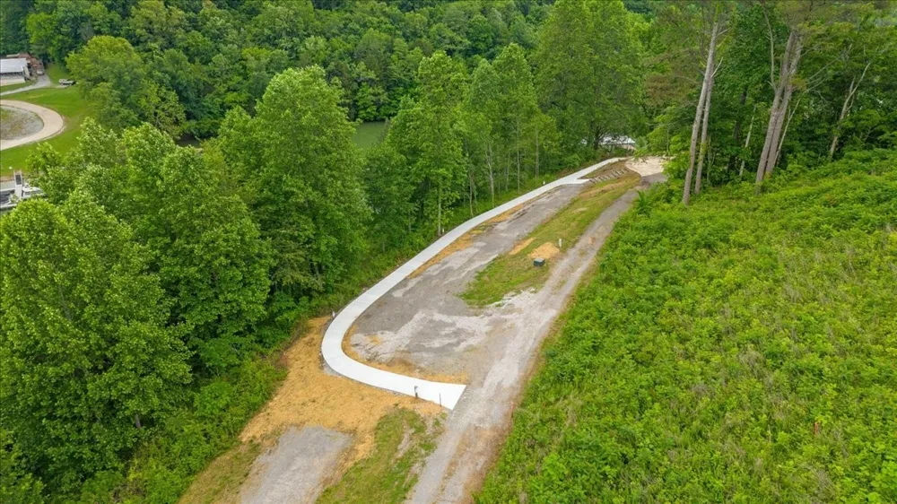 3T Barnes Lane Lynchburg, TN 37352