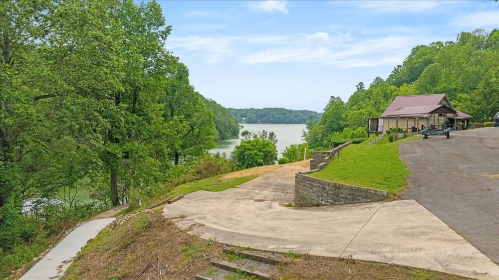 3T Barnes Lane Lynchburg, TN 37352