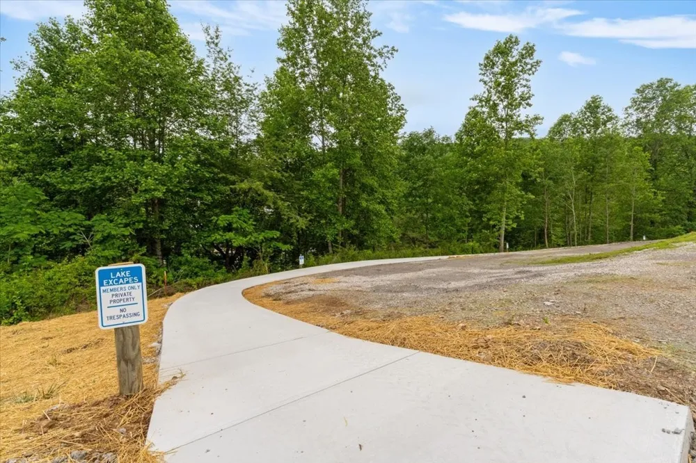3T Barnes Lane Lynchburg, TN 37352