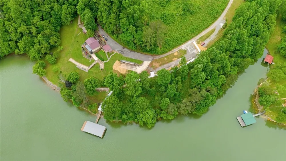 3T Barnes Lane Lynchburg, TN 37352