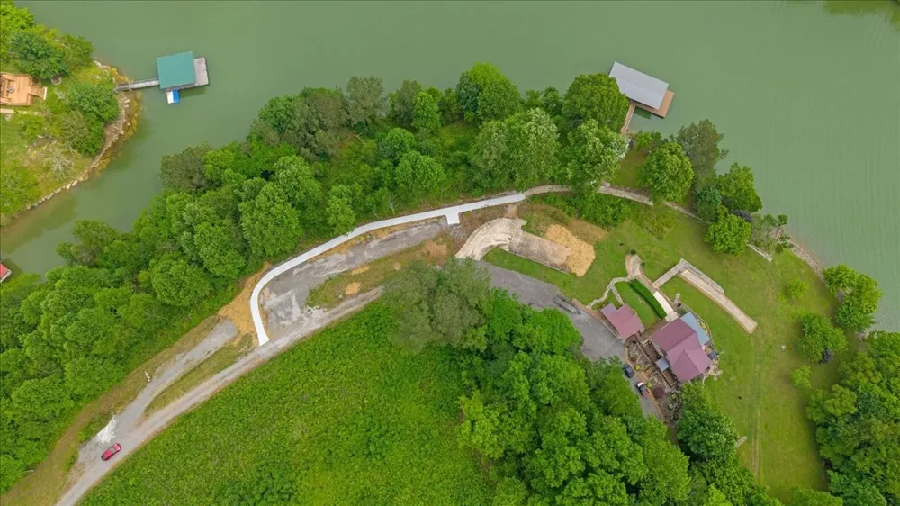3T Barnes Lane Lynchburg, TN 37352