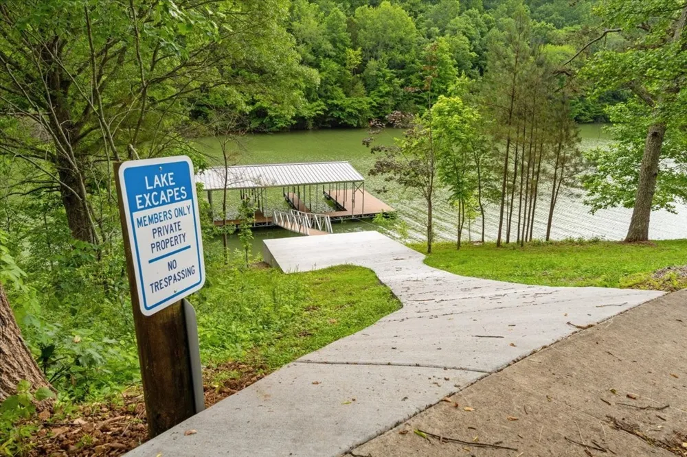 3T Barnes Lane Lynchburg, TN 37352