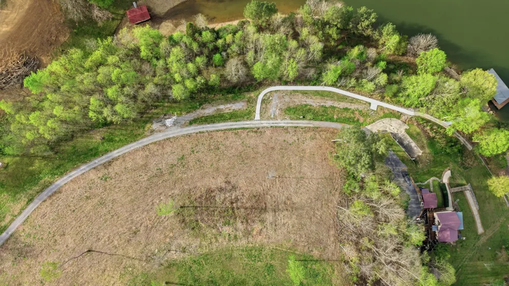 3T Barnes Lane Lynchburg, TN 37352