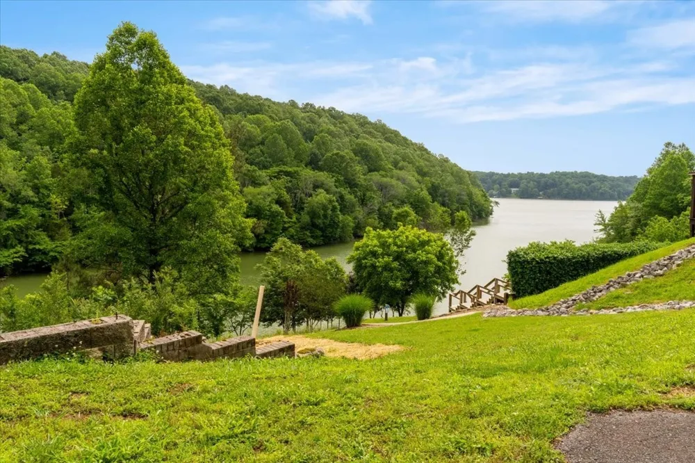 3T Barnes Lane Lynchburg, TN 37352