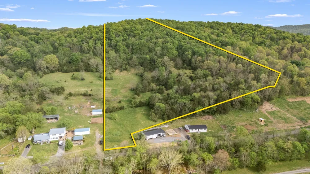 1036 Locke Creek Rd Readyville, TN 37149