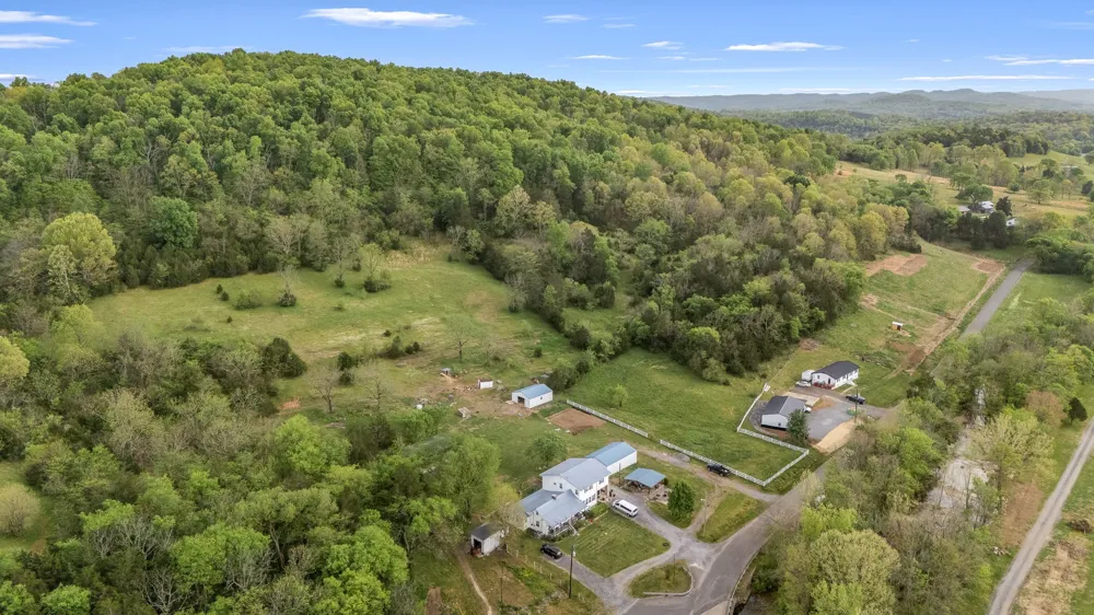 1036 Locke Creek Rd Readyville, TN 37149