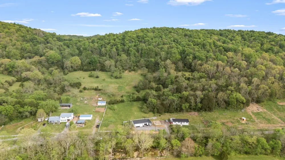 1036 Locke Creek Rd Readyville, TN 37149