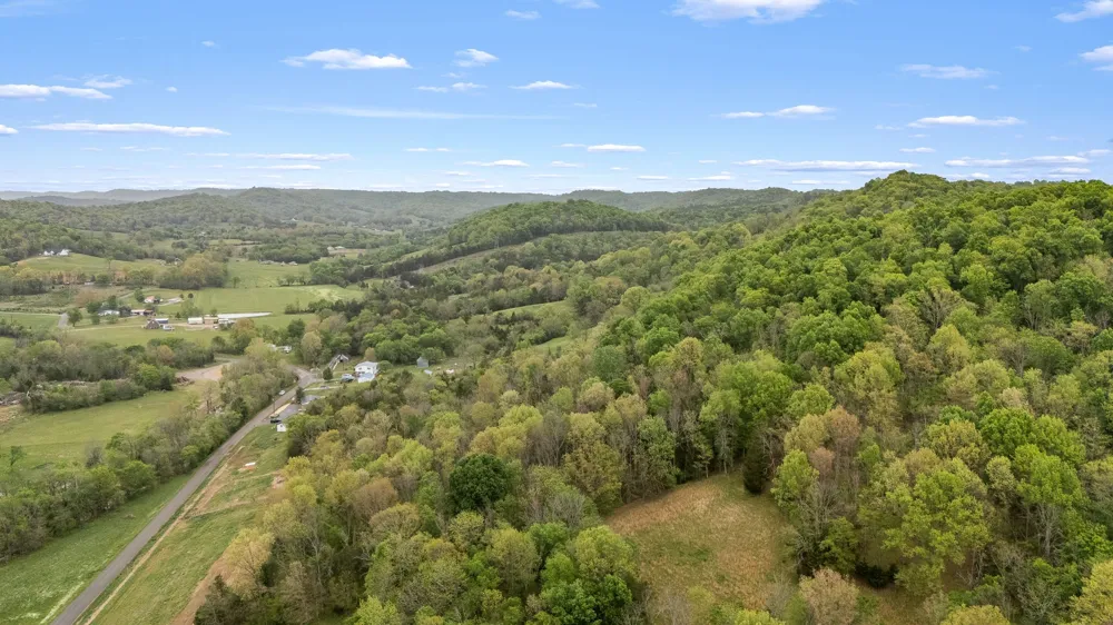 1036 Locke Creek Rd Readyville, TN 37149