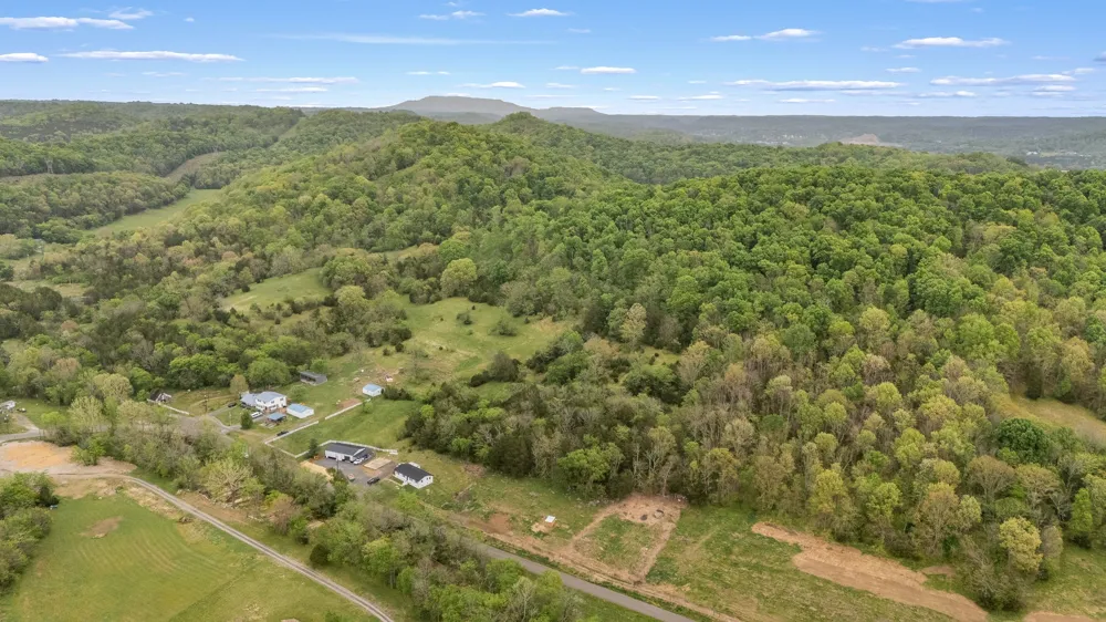 1036 Locke Creek Rd Readyville, TN 37149