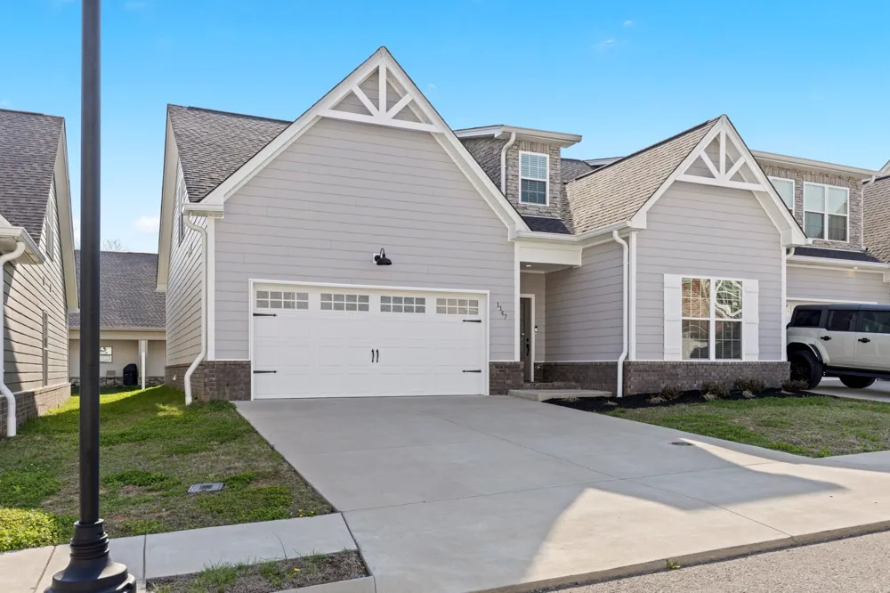 1147 Malinda Ln Greenbrier, TN 37073