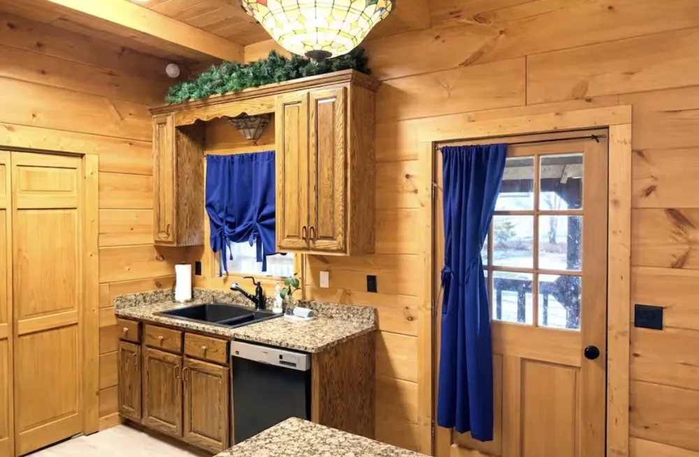 298 Eagle Lake Rd Coalmont, TN 37313