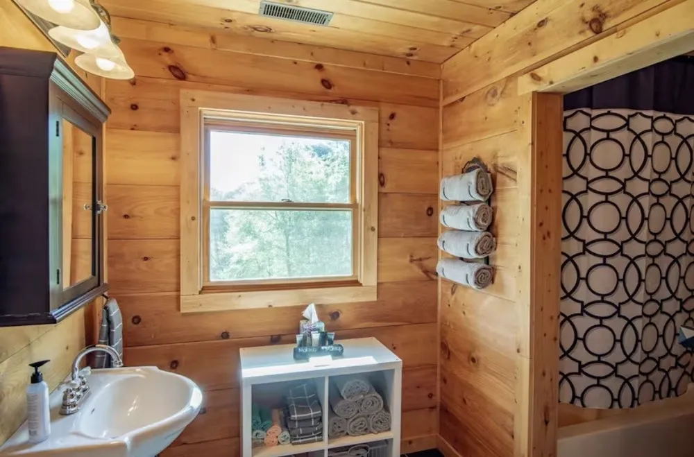 298 Eagle Lake Rd Coalmont, TN 37313
