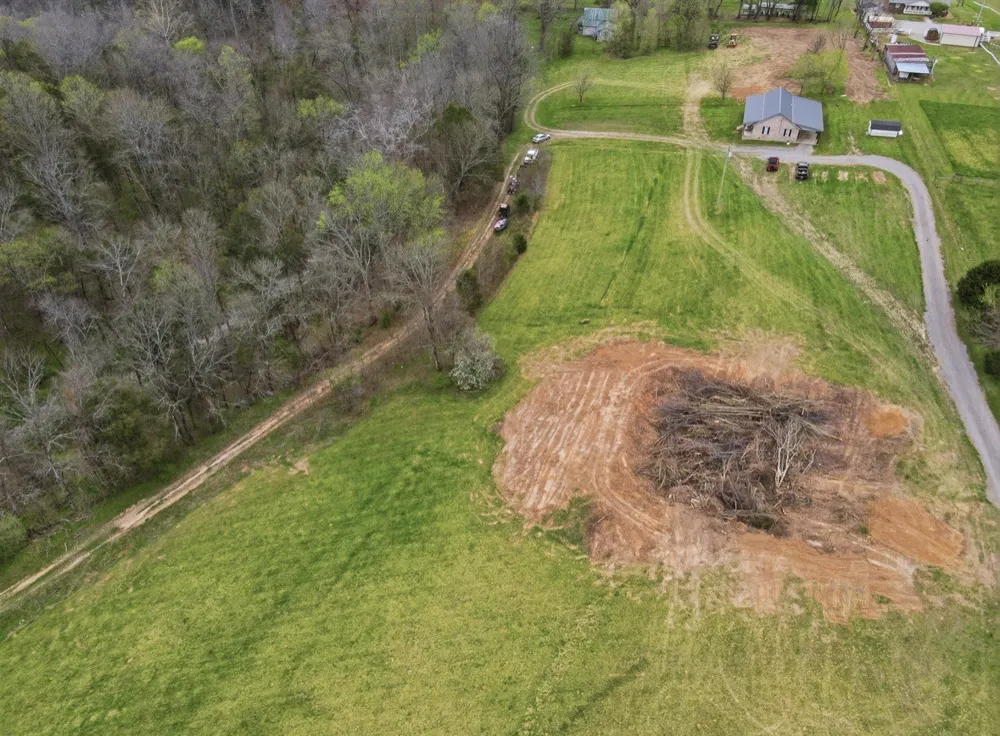 138 Poplar View Ln Huntland, TN 37345