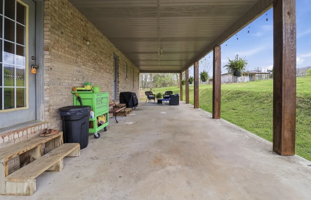 138 Poplar View Ln Huntland, TN 37345