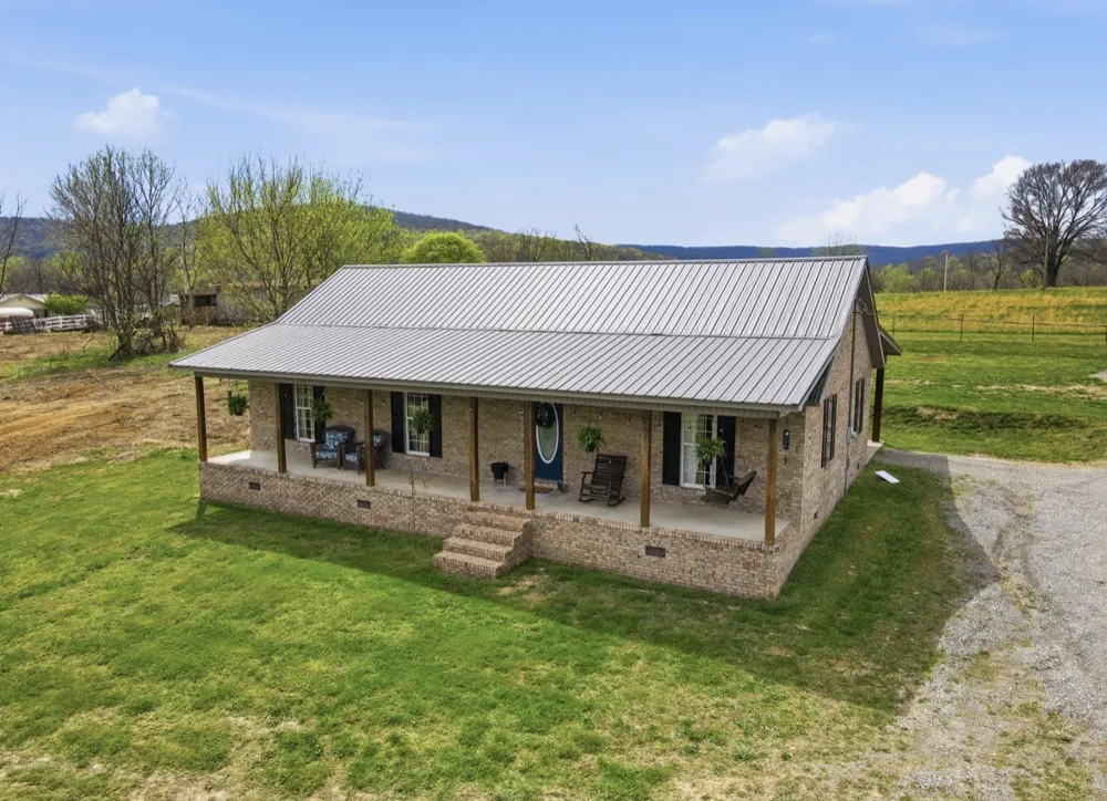 138 Poplar View Ln Huntland, TN 37345