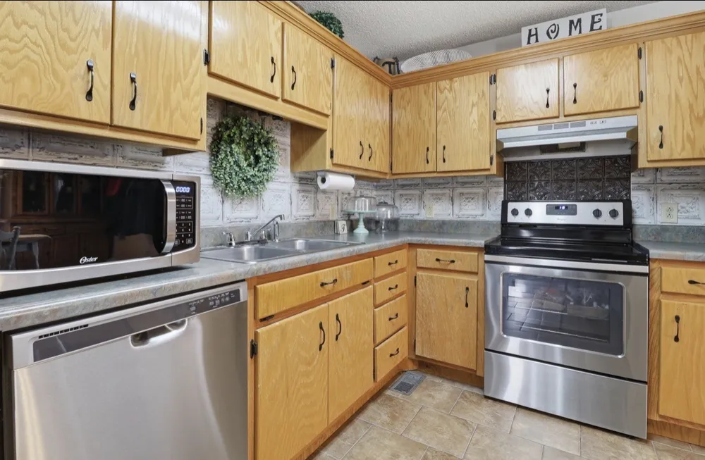 138 Poplar View Ln Huntland, TN 37345
