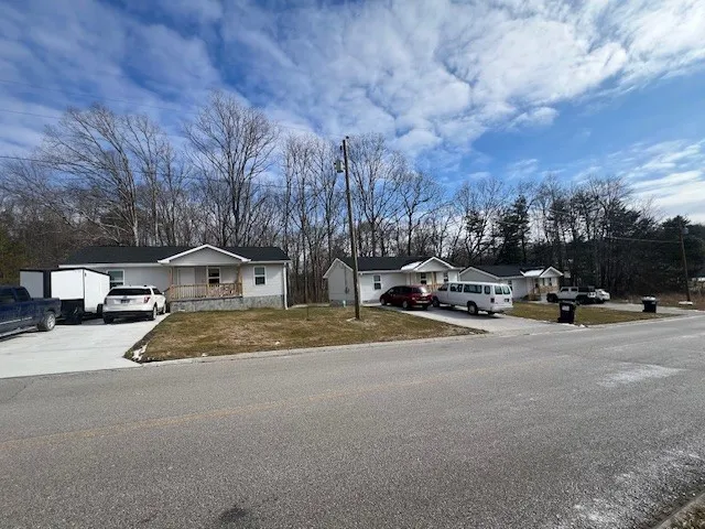 225 Iris Ln Crossville, TN 38555