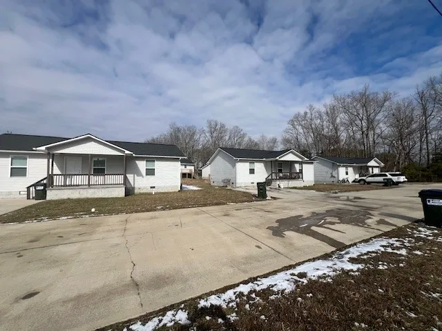 225 Iris Ln Crossville, TN 38555