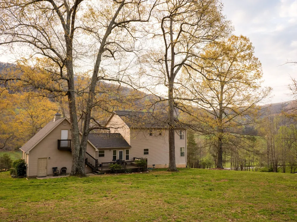 8040 Hog Jowl Road Chickamauga, GA 30707
