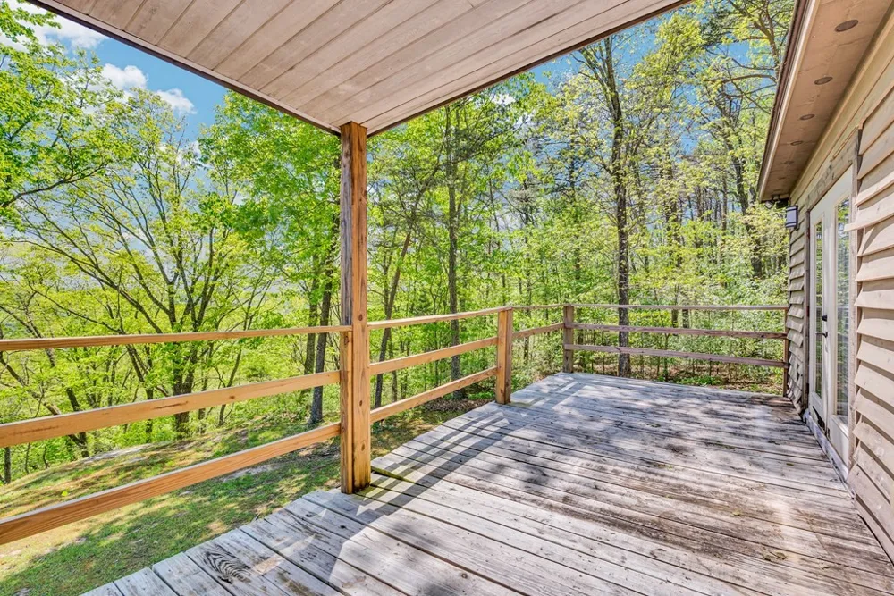 160 Eagles Bluff Cir Spencer, TN 38585