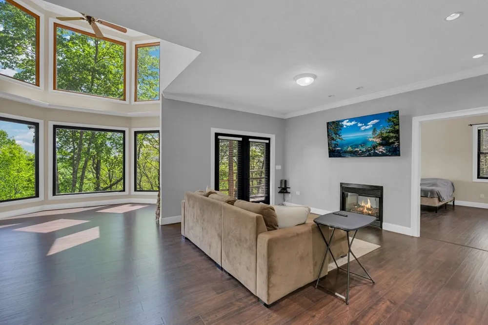 160 Eagles Bluff Cir Spencer, TN 38585