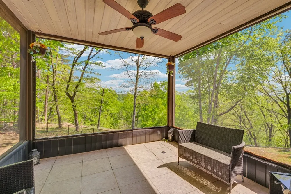 160 Eagles Bluff Cir Spencer, TN 38585