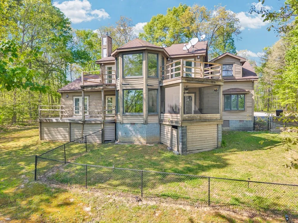 160 Eagles Bluff Cir Spencer, TN 38585