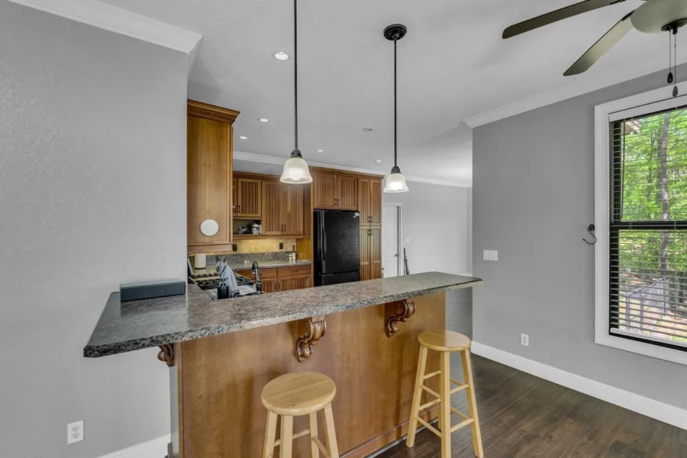 160 Eagles Bluff Cir Spencer, TN 38585