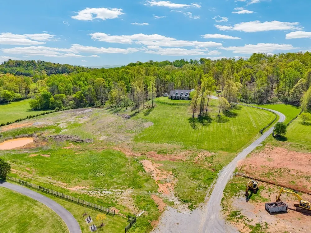 3631 Louisville Rd Louisville, TN 37777