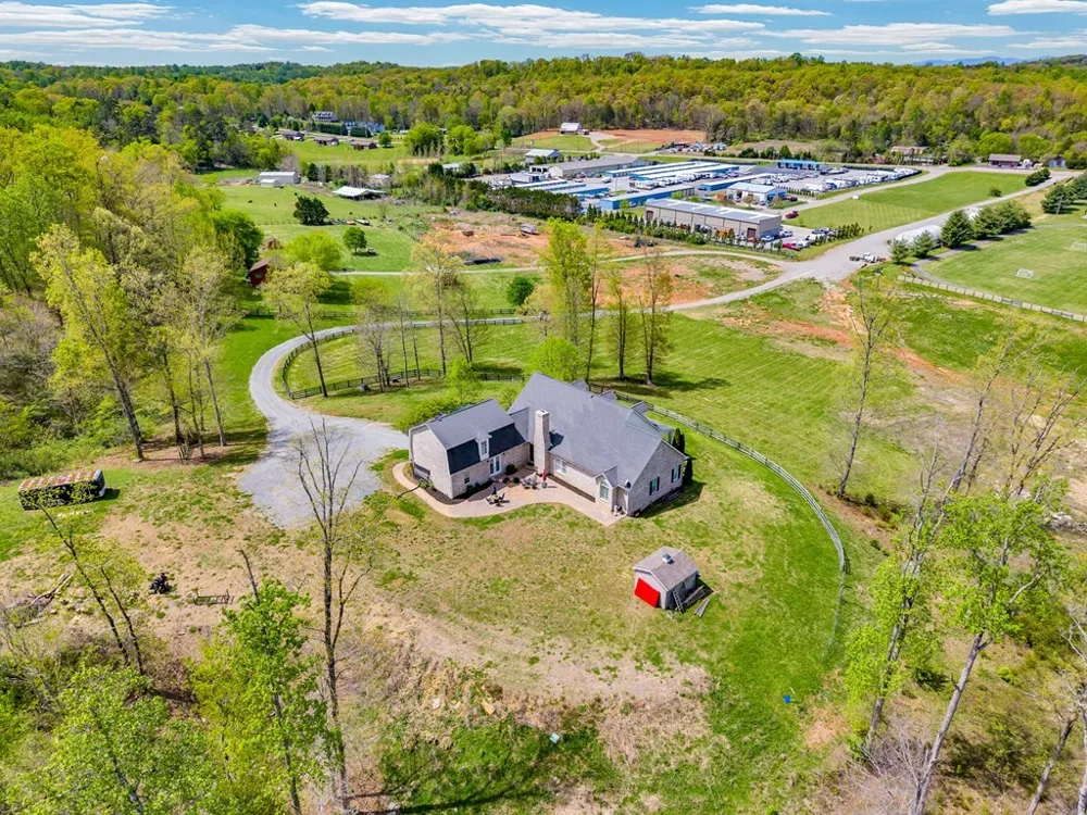 3631 Louisville Rd Louisville, TN 37777