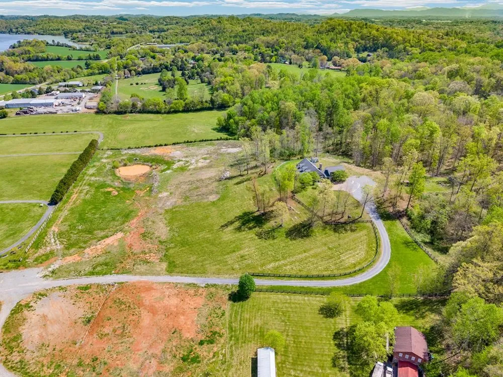 36313635 Louisville Rd Louisville, TN 37777